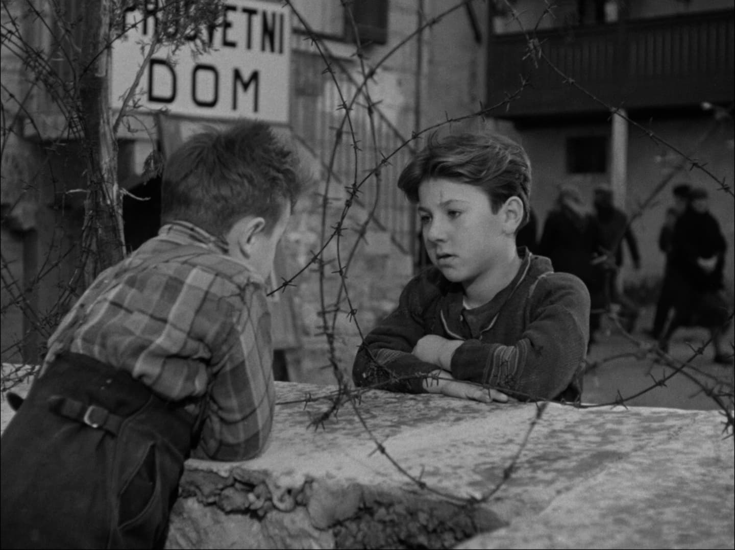 Kino pod brezami: BREZMEJNA SRCA (drama)