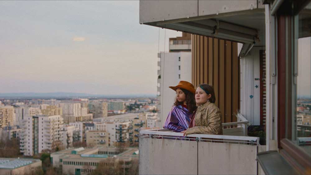 KO TE JE STRAH, GLOBOKO VDIHNEŠ IN SE NASMEHNEŠ (drama)
