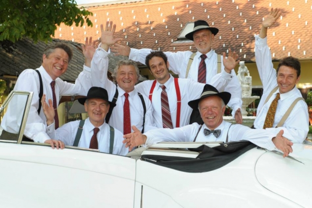 RAZPRODANO! PRIFARSKI MUZIKANTJE