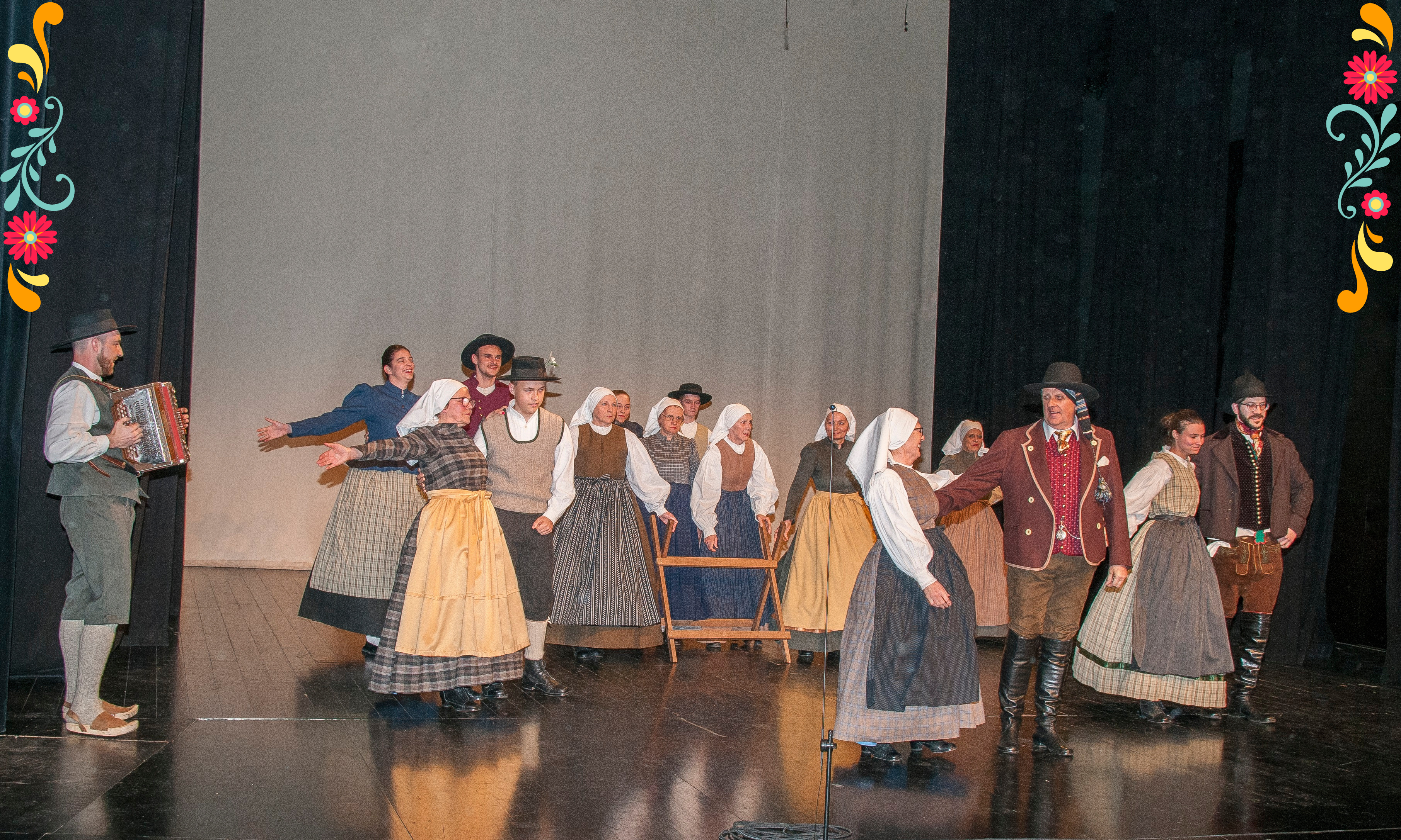 FOLKLORNO POPOTOVANJE - Srečanje folklornih skupin, pevcev ljudskih pesmi in godcev ljudskih viž