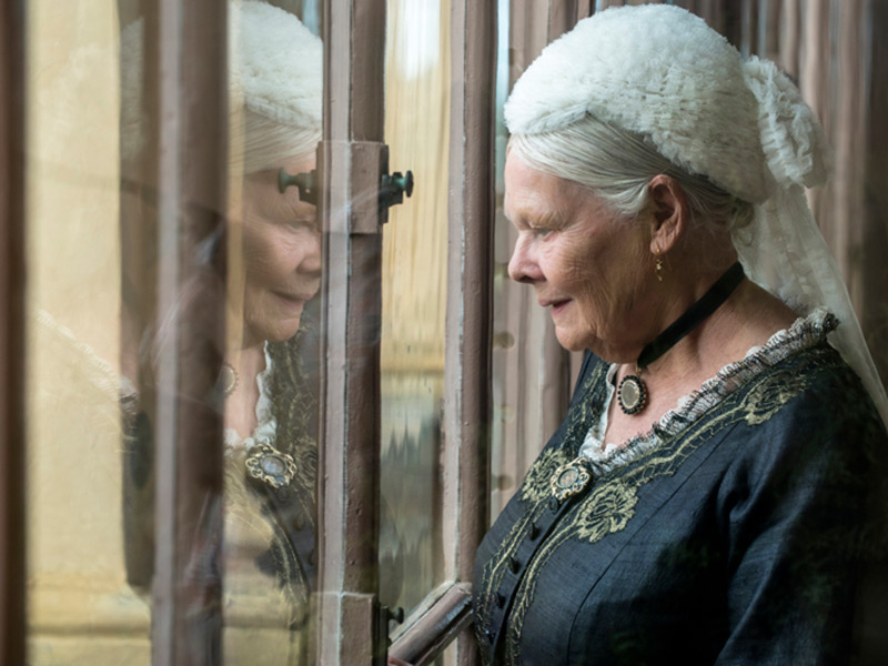 VIKTORIJA IN ABDUL (biografska drama)