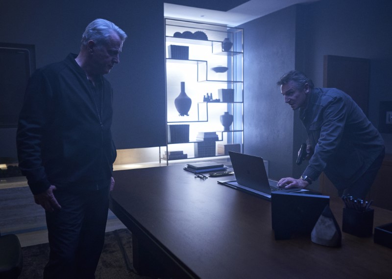 V senci zarote (akcija)