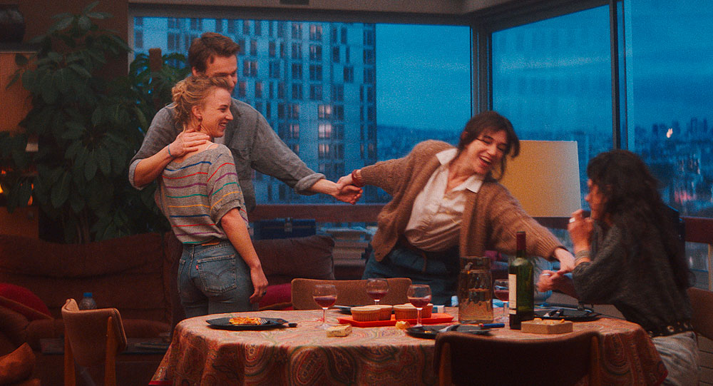 POTNIKI NOČI (drama)